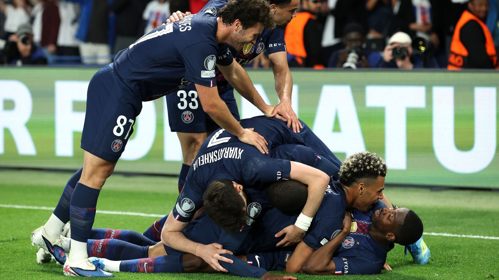 PSG Edges Bayern in Thrilling 9-Goal Champions League Clash