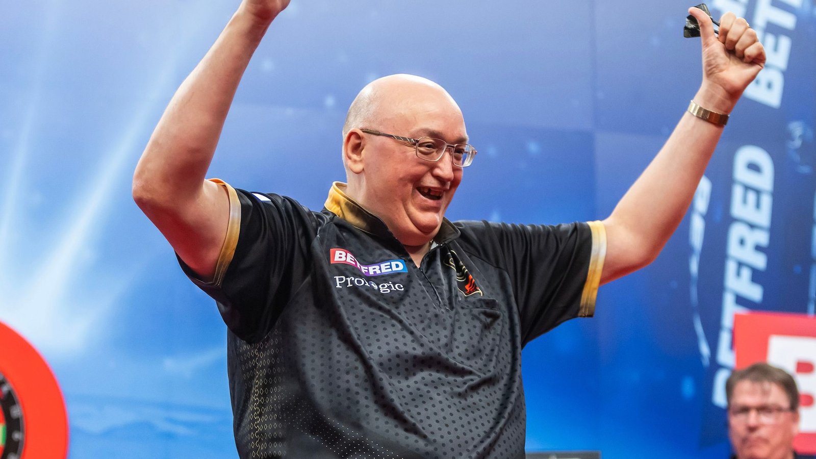 Andrew Gilding Claims First ProTour Title After 442 Attempts