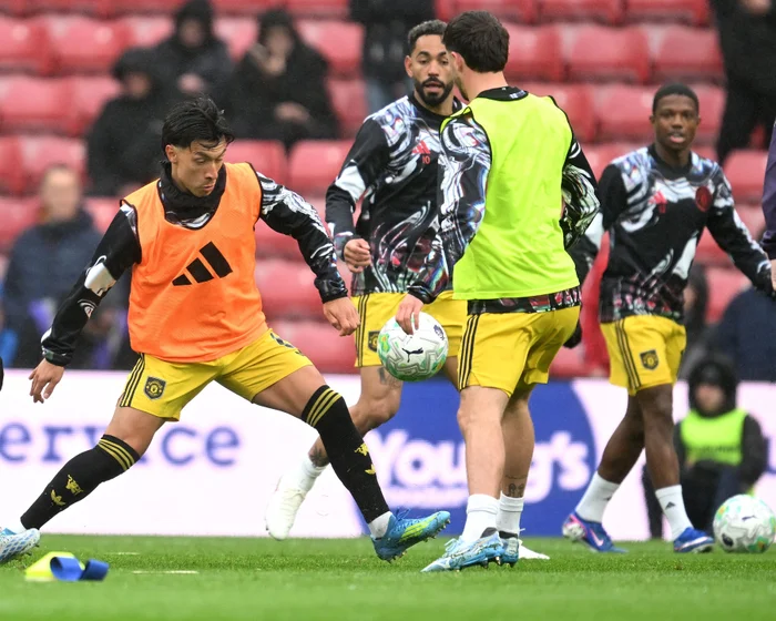Liverpool and Chelsea Share Points in Thrilling Anfield Clash