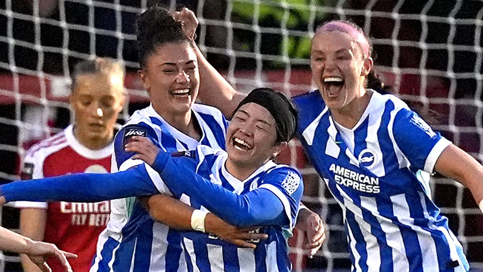 Manchester City Poised for WSL Title as Arsenal Trails at Brighton
