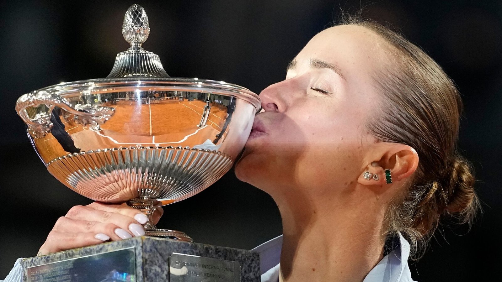 Svitolina Triumphs Over Gauff to Claim Italian Open Title