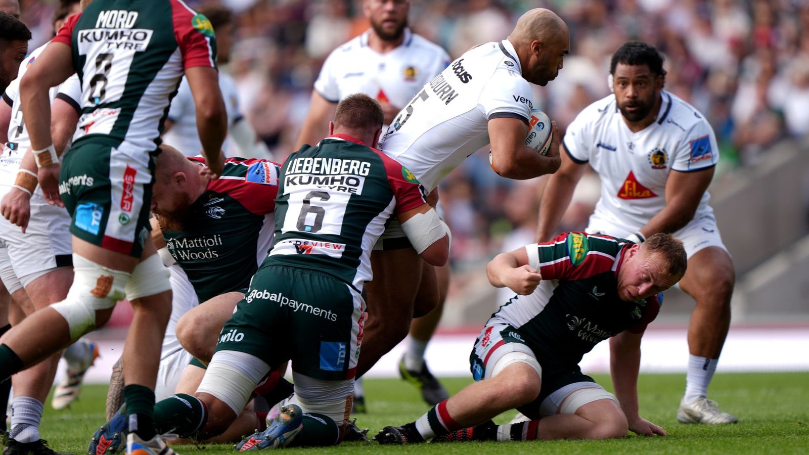 Exeter Stuns Leicester in Thrilling 35-26 Victory