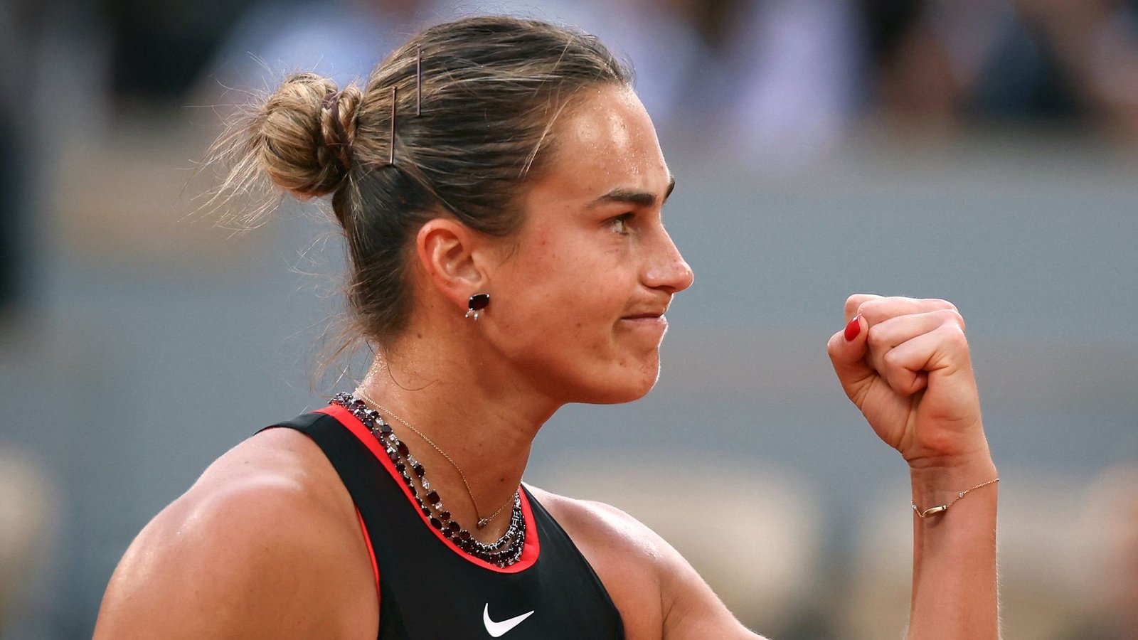 Sabalenka Dominates Osaka to Advance in French Open